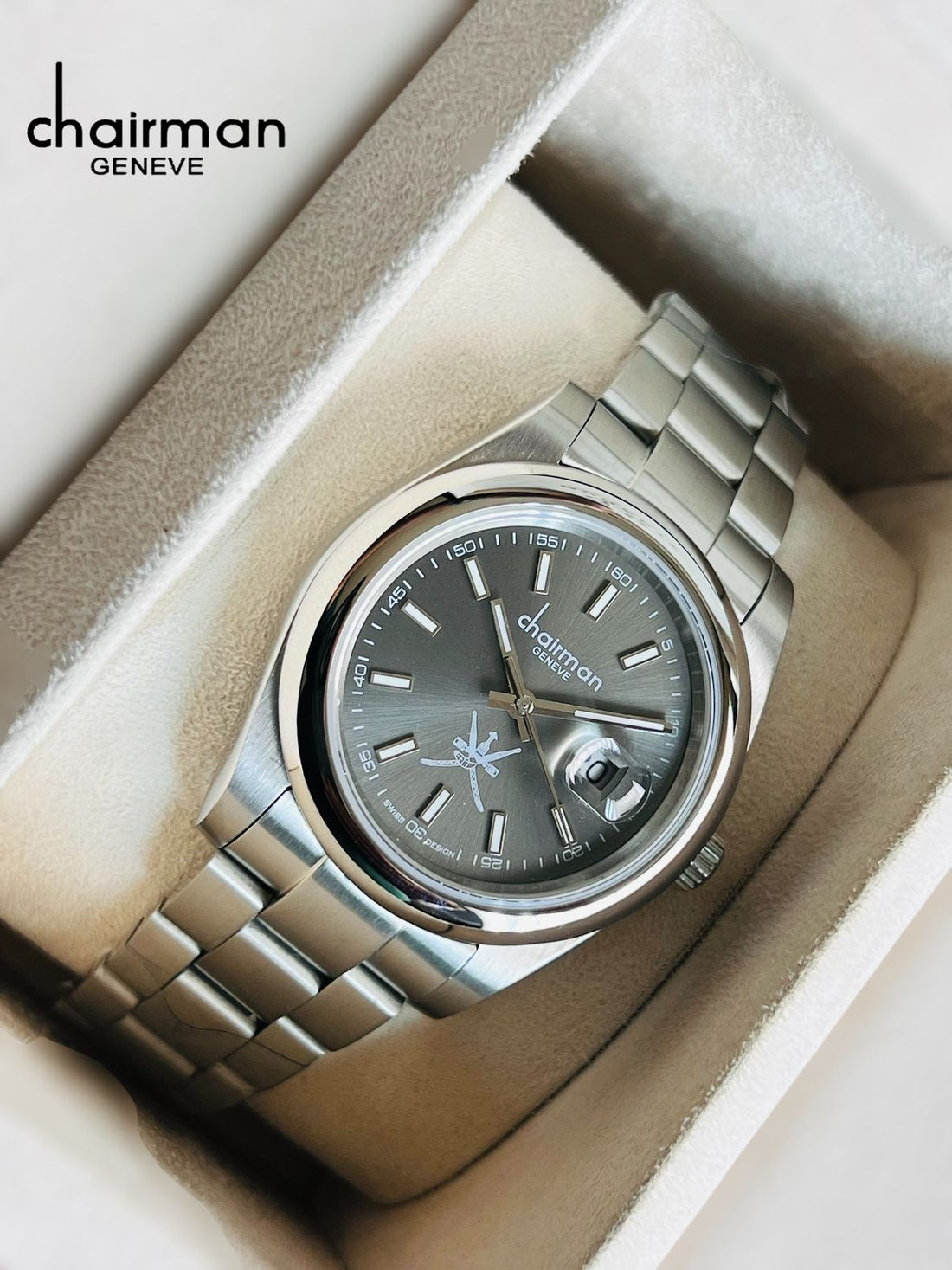 Chairman Geneve OMAN Emblem Dated Grey Dial Silver Chain Gents Watch