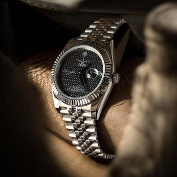 SAUDI Emblem Chairman Geneve Dated Black Dial Silver Chain Gents Watch